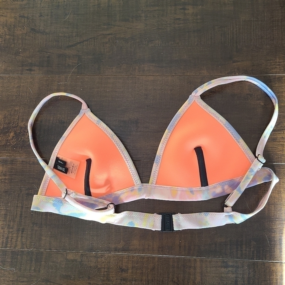 Triangl swimwear bikini top. - Picture 3 of 5